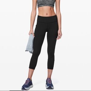Lululemon pace rival crop